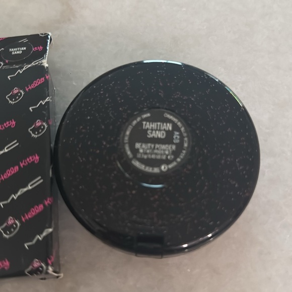 MAC Cosmetics Hello Kitty - Picture 4 of 5